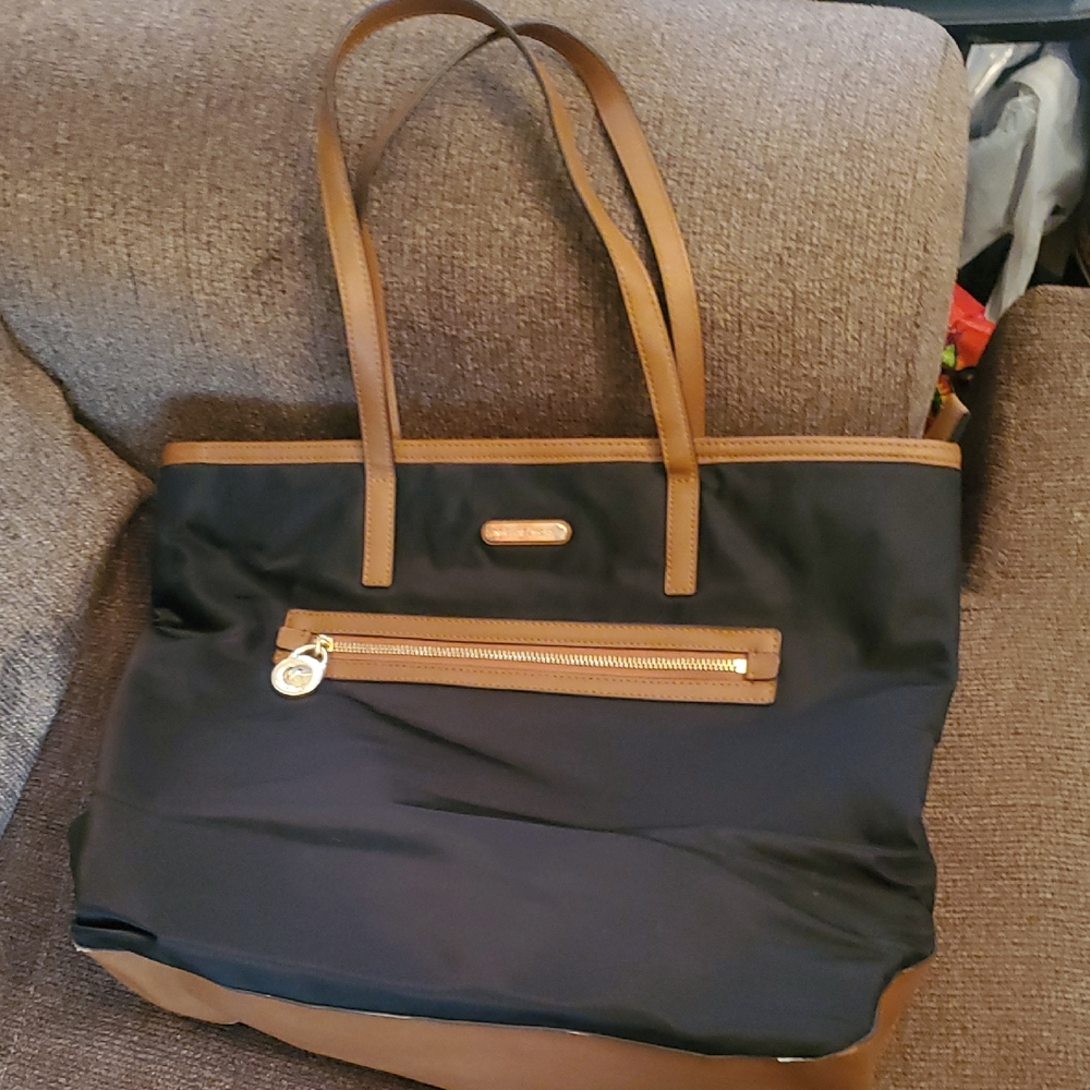 Michael Kors Black and Tan Tote Bag excellent condition